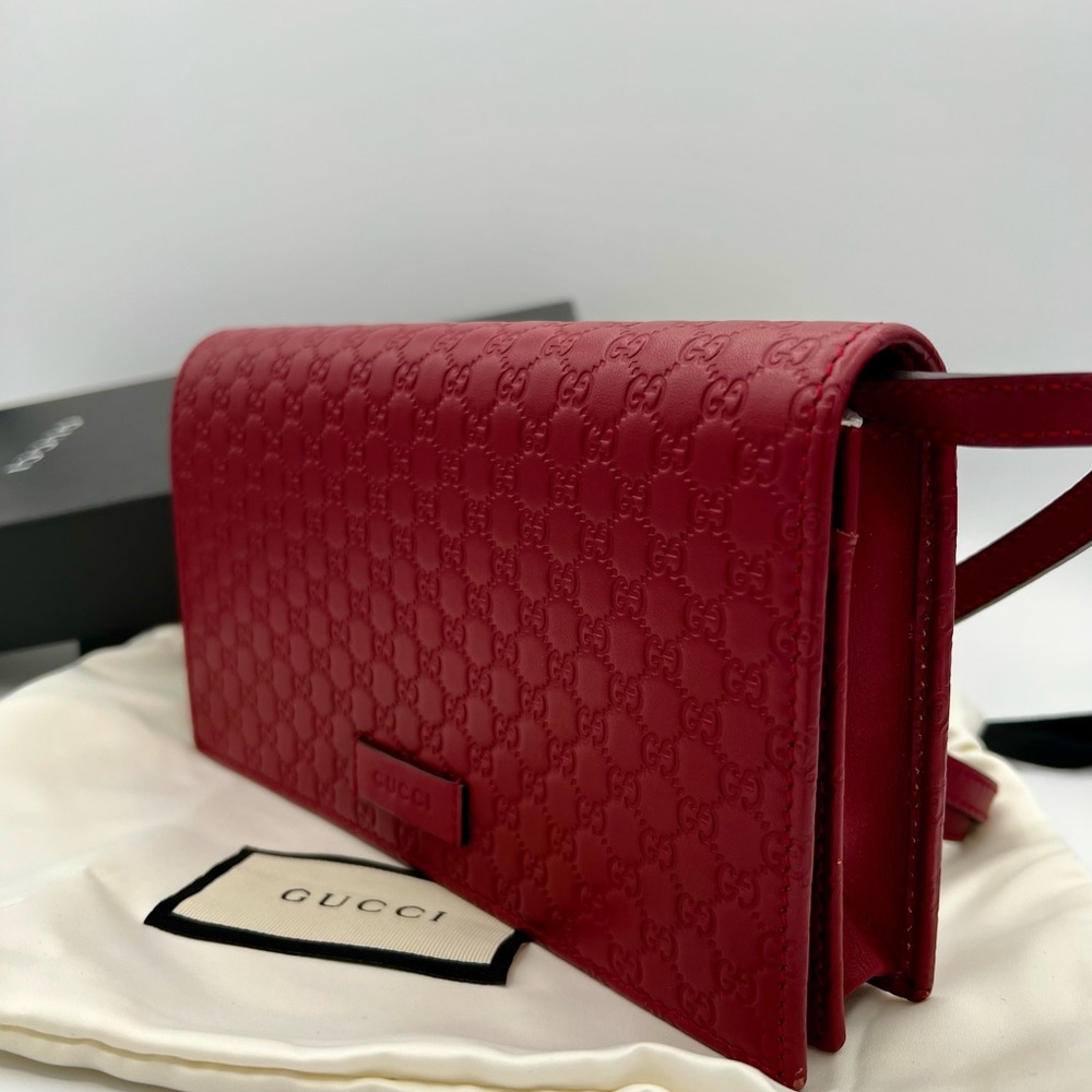 Gucci Red Microguccissima Crossbody in excellent condition